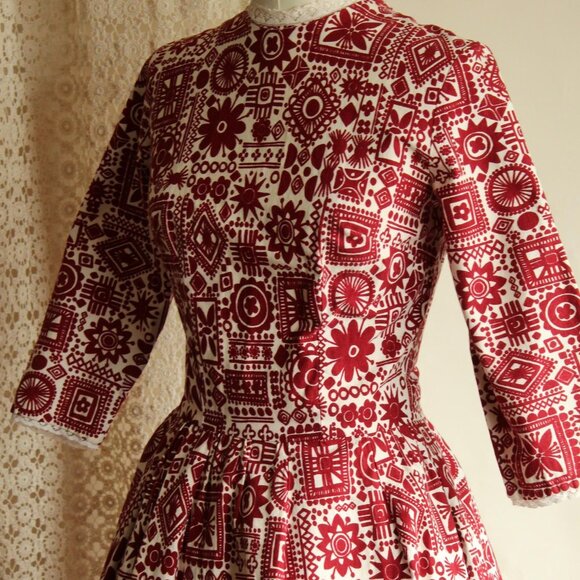 Vintage 1950s Dress, Red and White Cotton Fit and Flare with Lace Trim - Picture 11 of 13